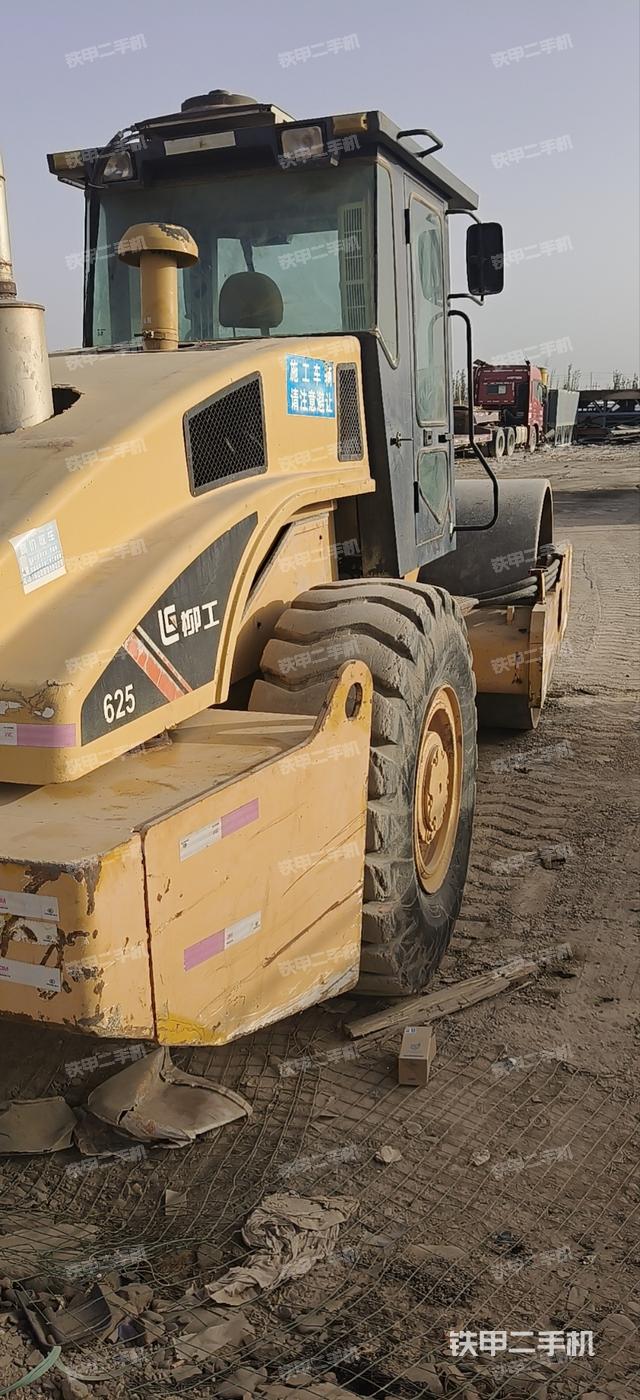 整机右后45°（设备外观及核心部件）