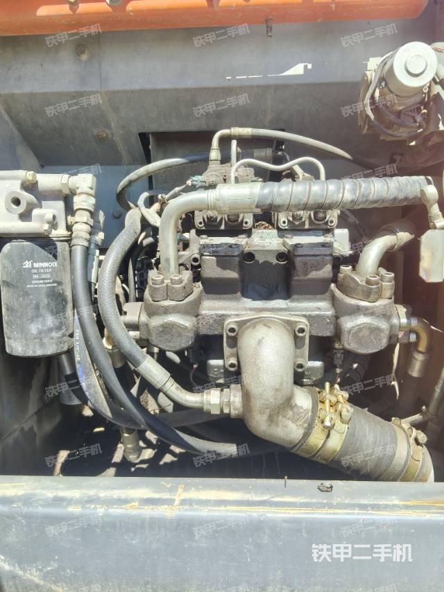 液壓泵艙室正面整體（整機(jī)外觀）