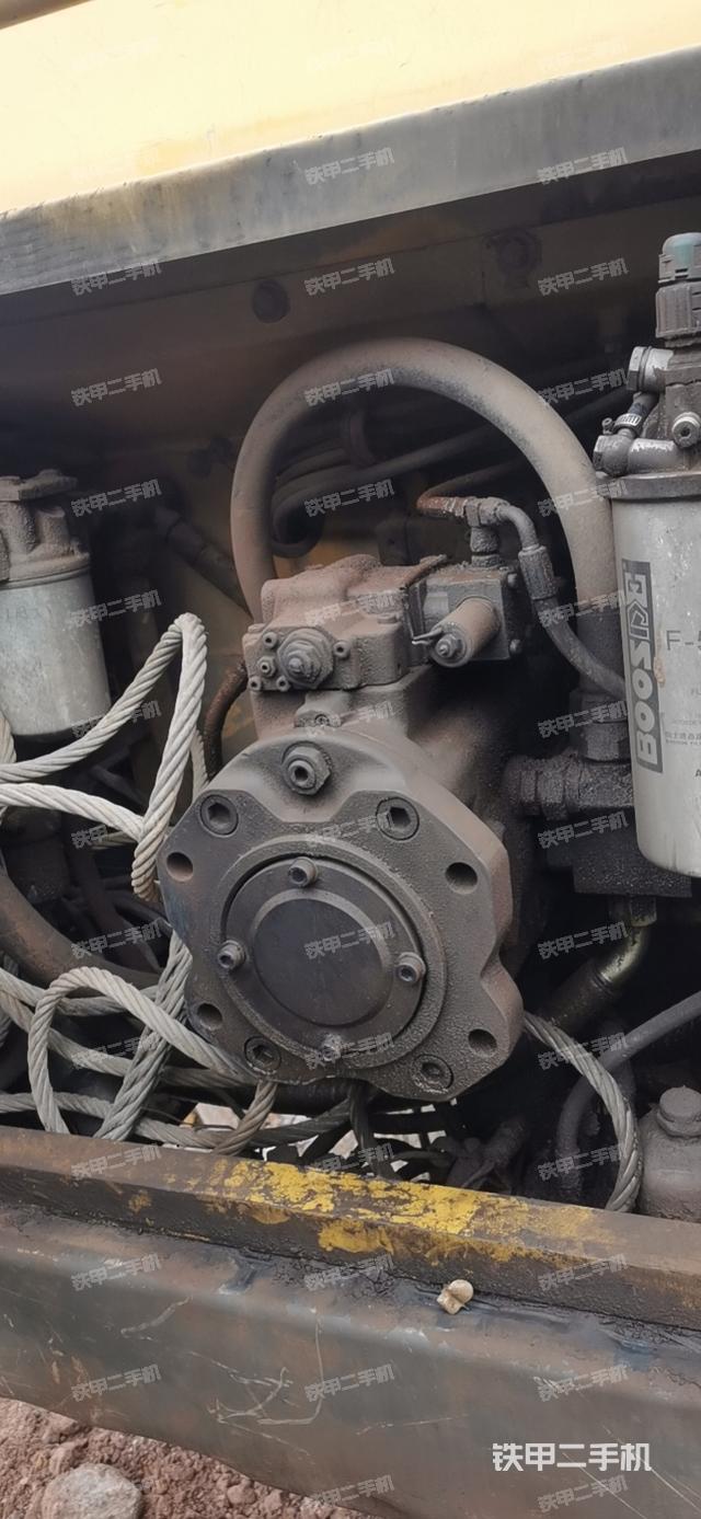 液壓泵艙室正面整體（整機(jī)外觀）