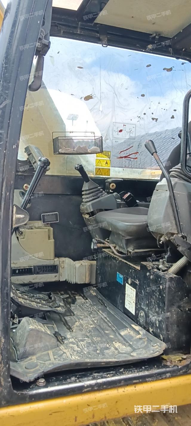 驾驶室整体（整机外观）