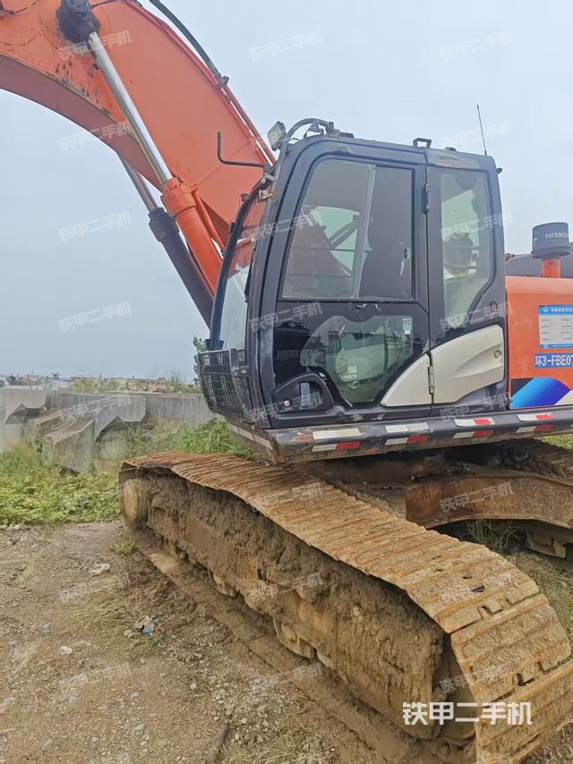 駕駛室整體（整機外觀）