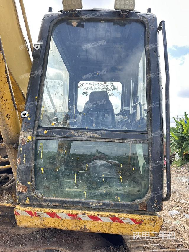 驾驶室整体（整机外观）