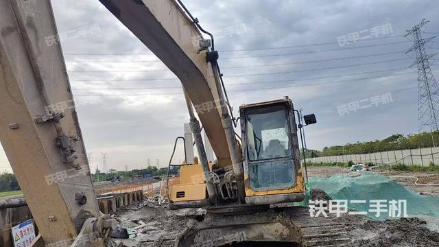 驾驶室整体（整机外观）