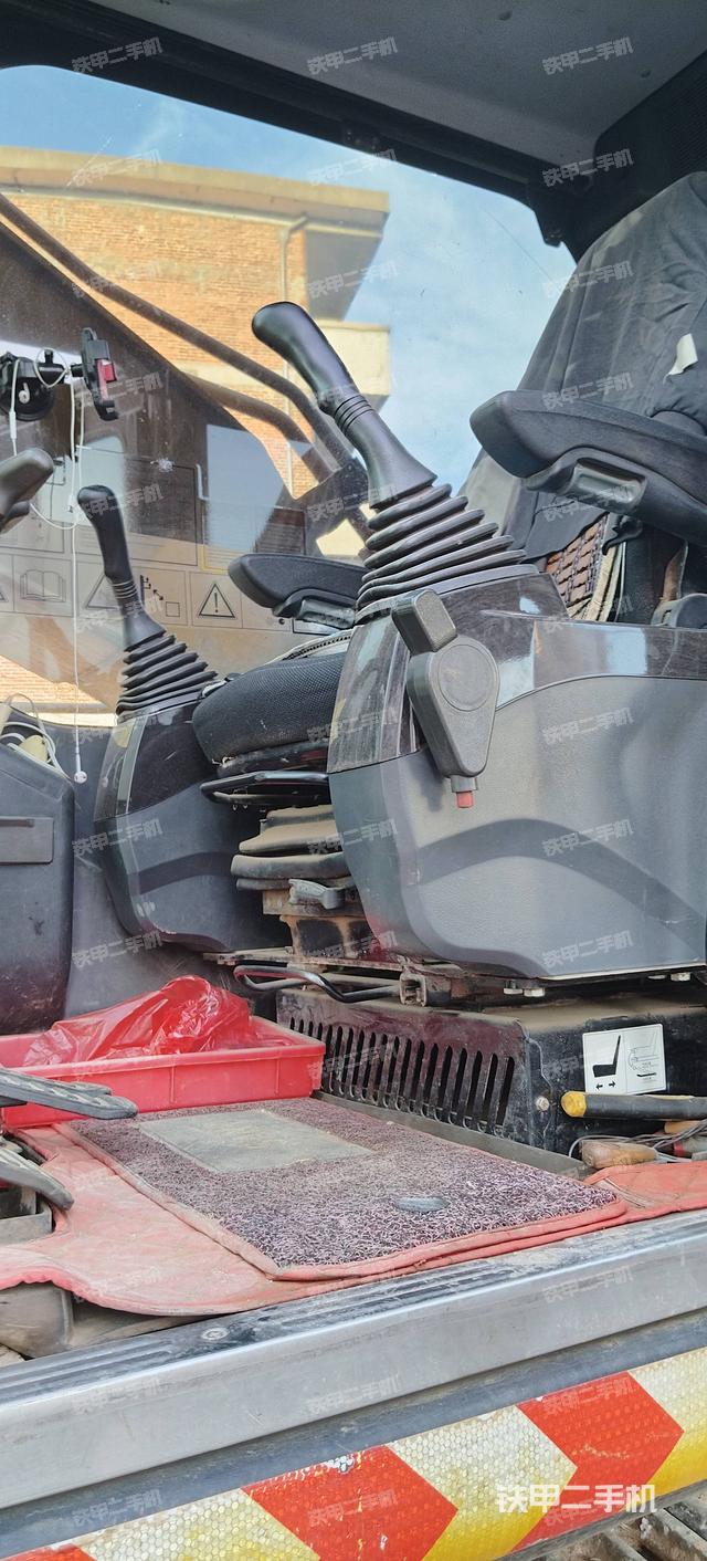 驾驶室整体（整机外观）