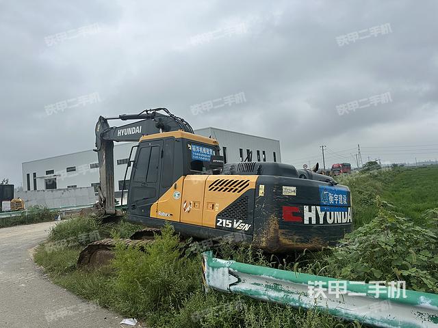 驾驶室顶部（整机外观）