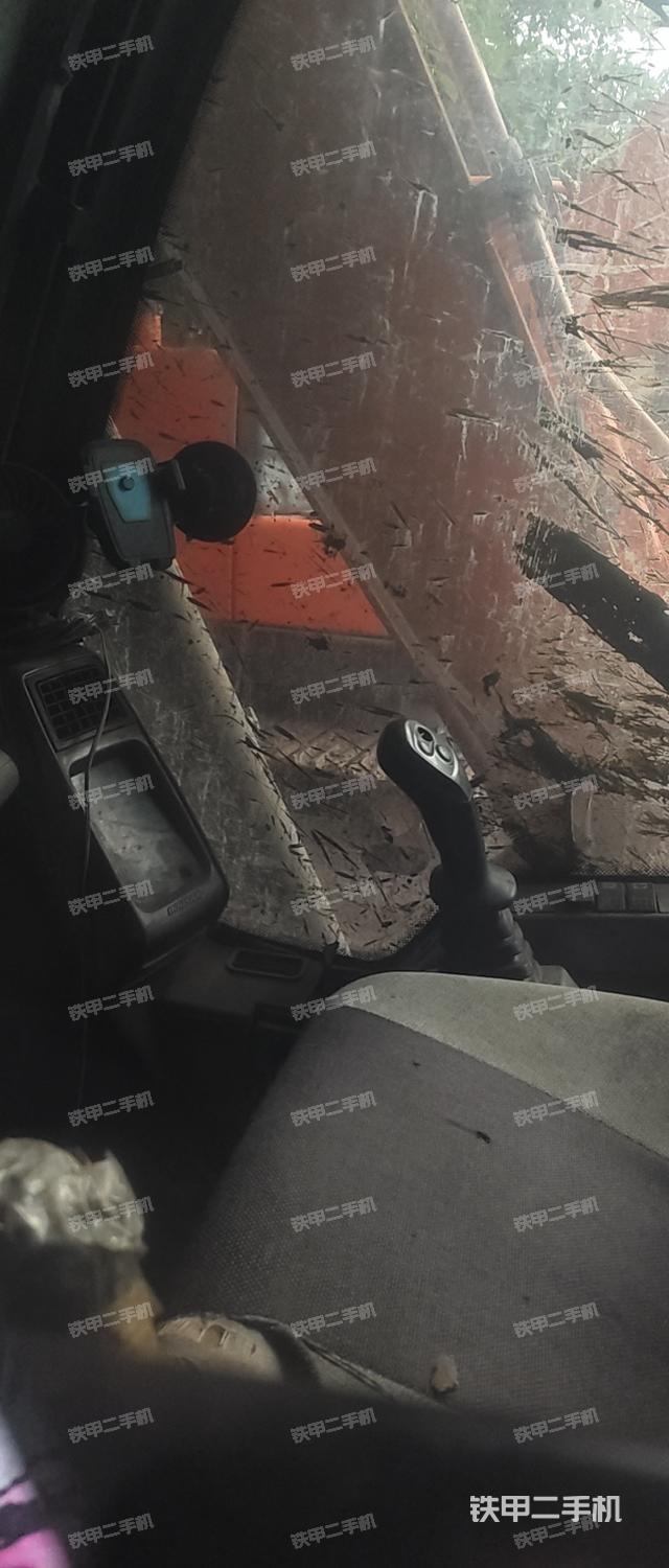 驾驶室整体（整机外观）