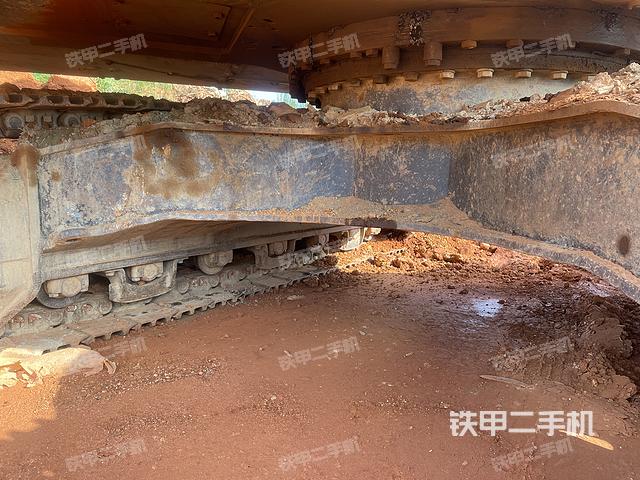 单侧履带整体(整机外观) 单侧履带整体(整机外观)