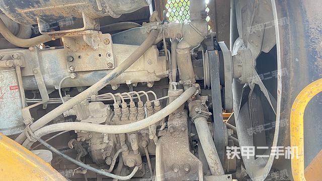 发动机左侧（整机外观及大件）