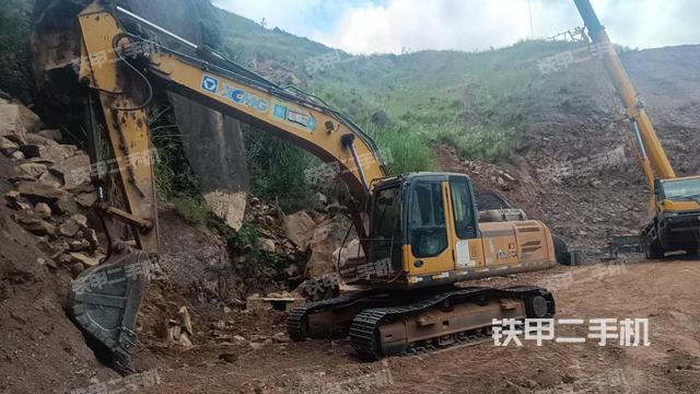 徐工XE215CA挖掘機(jī)