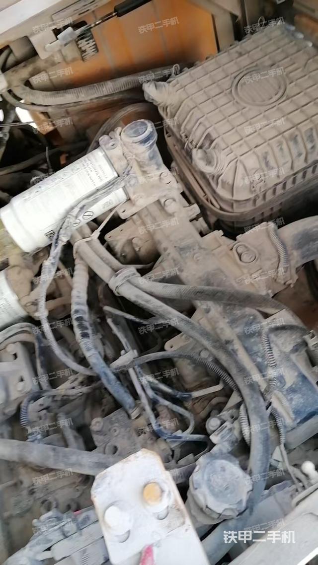 发动机左侧（整机外观及大件）