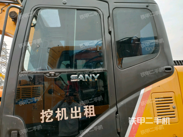 駕駛室整體（整機(jī)外觀）