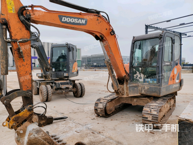 斗山DX55-9C挖掘機(jī)