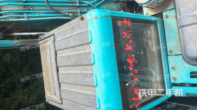 驾驶室顶部（整机外观）