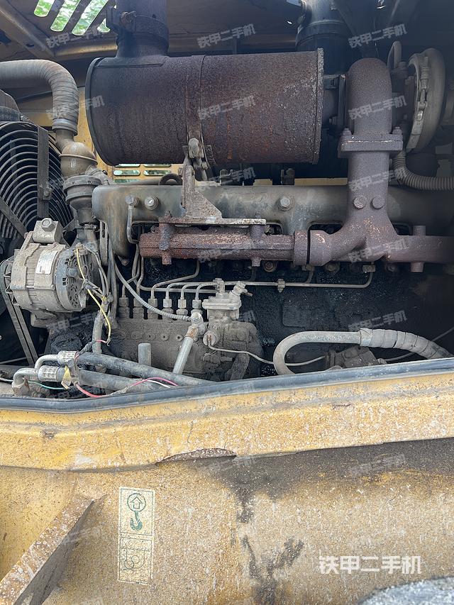 发动机左侧（整机外观及大件）