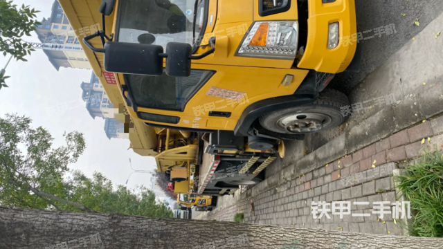 整机右侧（设备外观及核心部件）