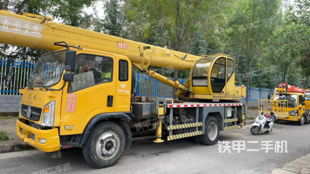 整机左侧（设备外观及核心部件）