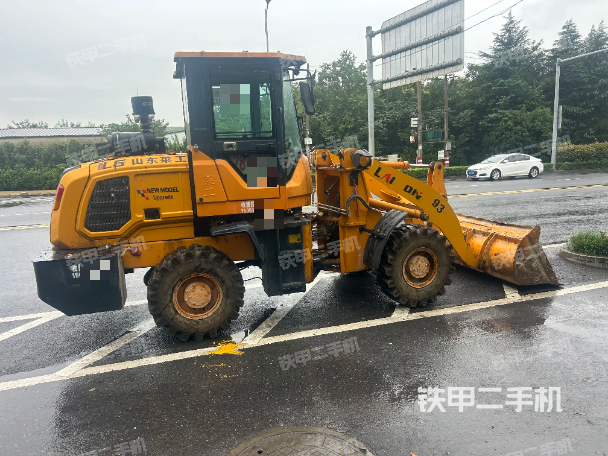 整機(jī)右后45°(整機(jī)外觀(guān)及大件) 整機(jī)右后45°(整機(jī)外觀(guān)及大件)