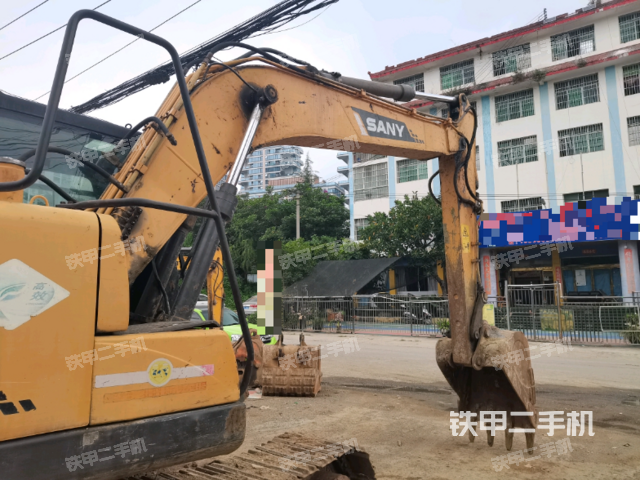 大臂整體?右側(cè)(工作和回轉(zhuǎn)裝置) 大臂整體?右側(cè)(工作和回轉(zhuǎn)裝置)
