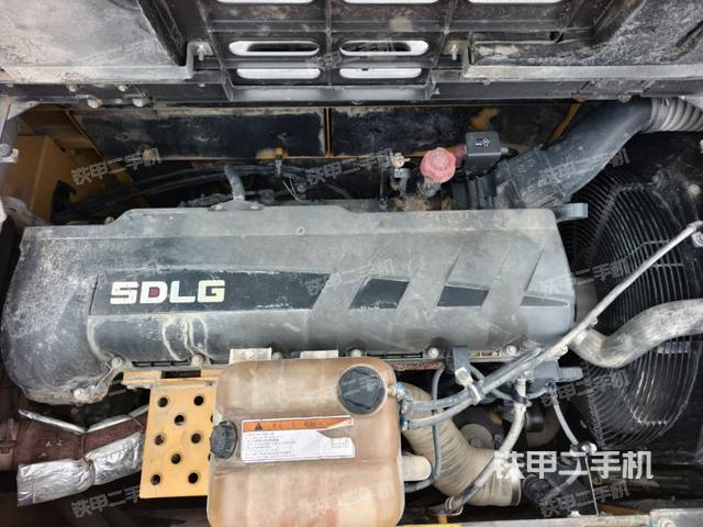 發(fā)動(dòng)機(jī)整體俯視(整機(jī)外觀(guān)) 發(fā)動(dòng)機(jī)整體俯視(整機(jī)外觀(guān))