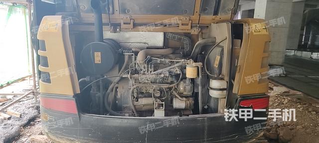 发动机整体俯视(整机外观) 发动机整体俯视(整机外观)