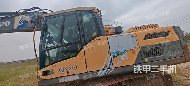 駕駛室整體（整機(jī)外觀）