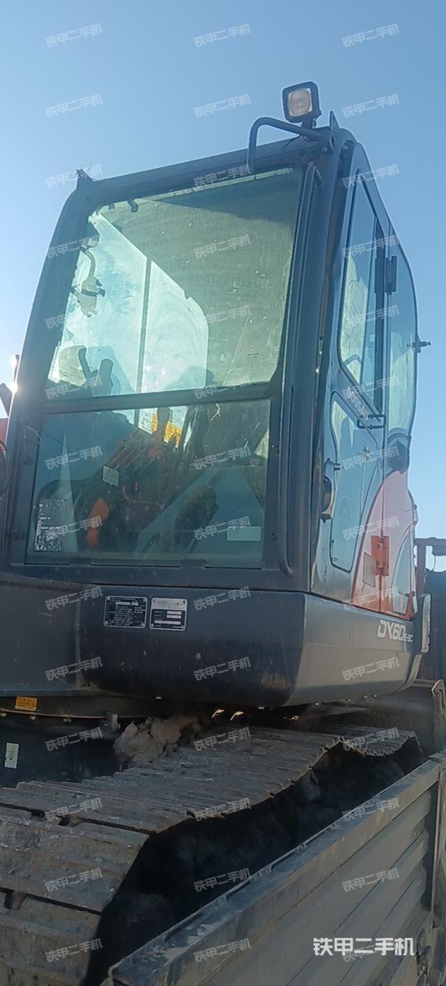 駕駛室整體（整機(jī)外觀）