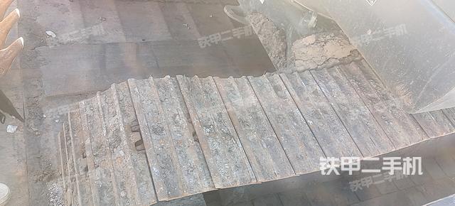 單側(cè)履帶整體（整機(jī)外觀）