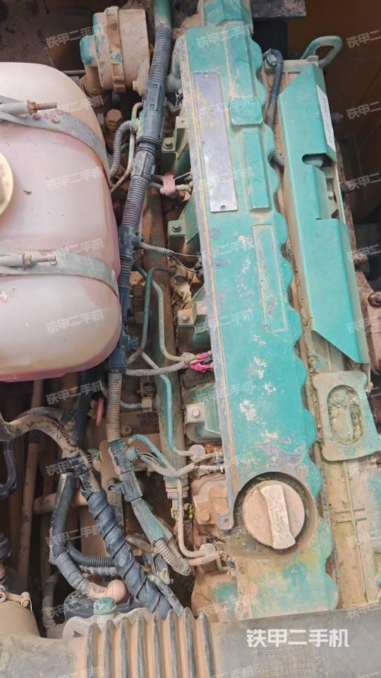 發(fā)動(dòng)機(jī)整體俯視（整機(jī)外觀）