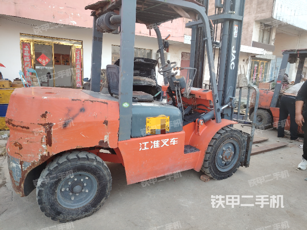 整机右后45°（设备外观及核心部件）