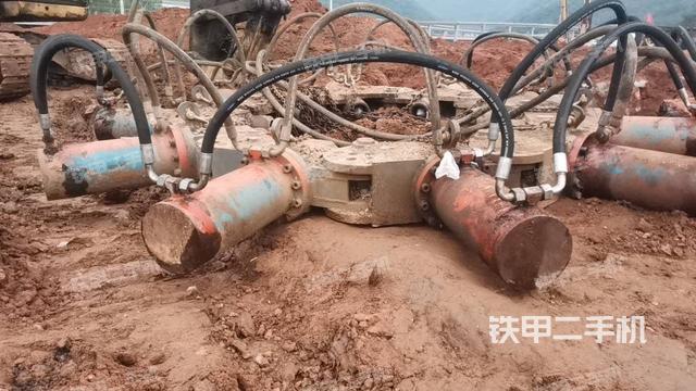 整機右后45°（設(shè)備外觀及核心部件）