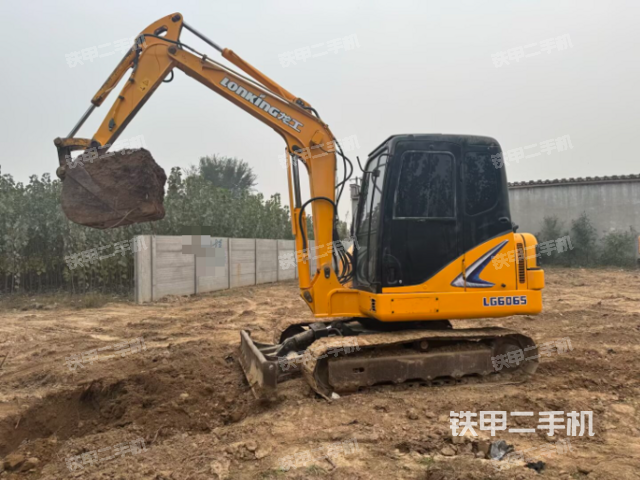 龙工LG6065挖掘机