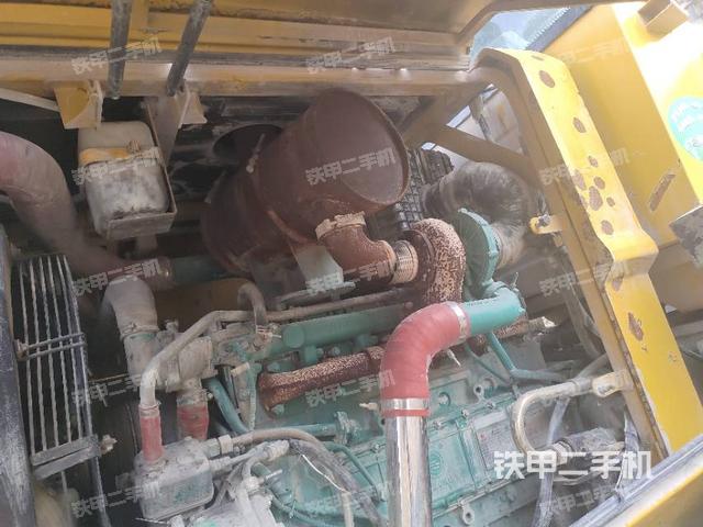 发动机右侧（整机外观及大件）