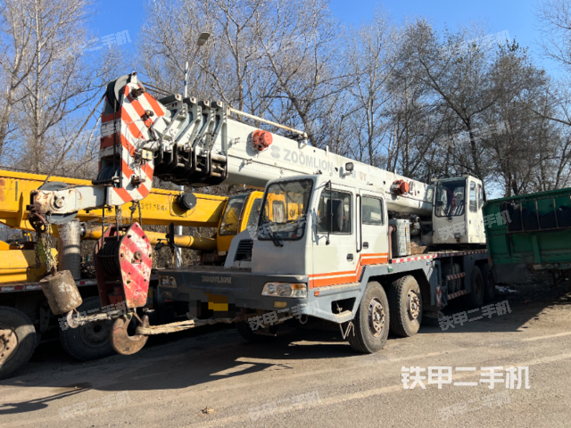 整机右侧（设备外观及核心部件）