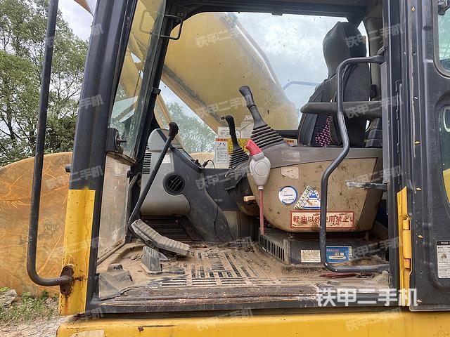 駕駛室整體（整機(jī)外觀）