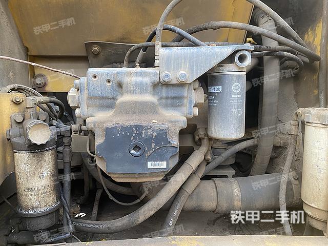 液壓泵艙室正面整體（整機(jī)外觀）