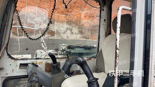 驾驶室整体（整机外观）