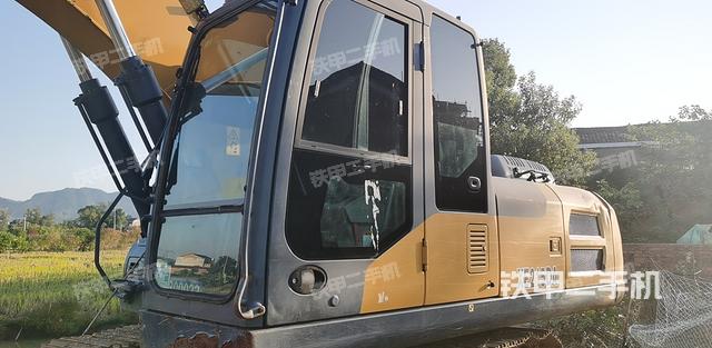 驾驶室整体（整机外观）