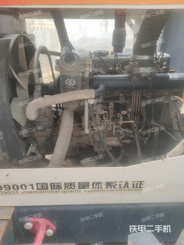 发动机左侧（整机外观及大件）