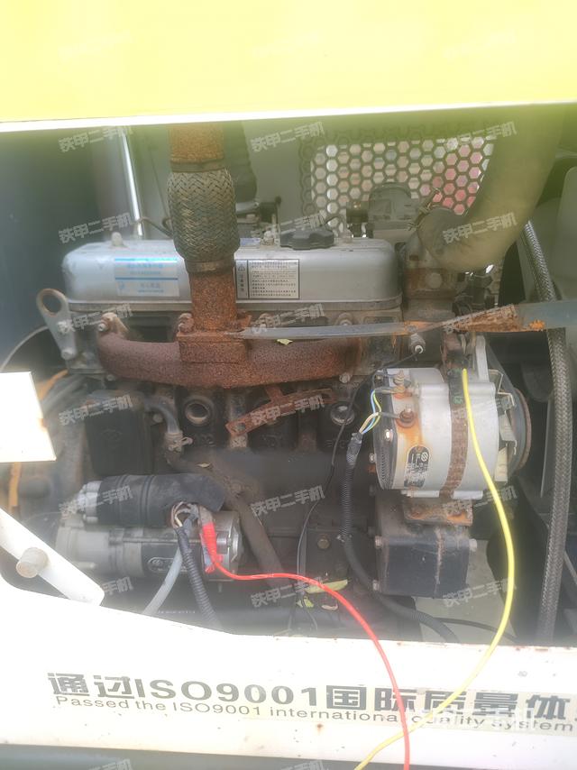 发动机右侧（整机外观及大件）