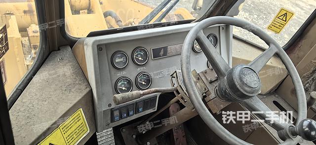 駕駛室工作臺(tái)（整機(jī)外觀及大件）