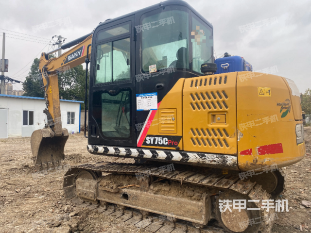 三一重工SY75C挖掘机