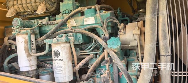 发动机左侧（整机外观及大件）