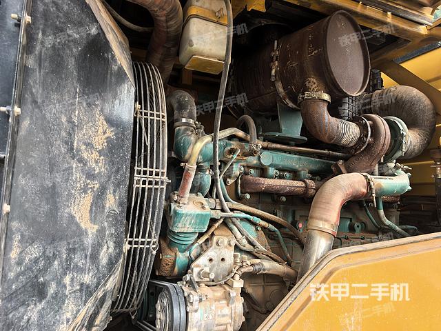 发动机右侧（整机外观及大件）