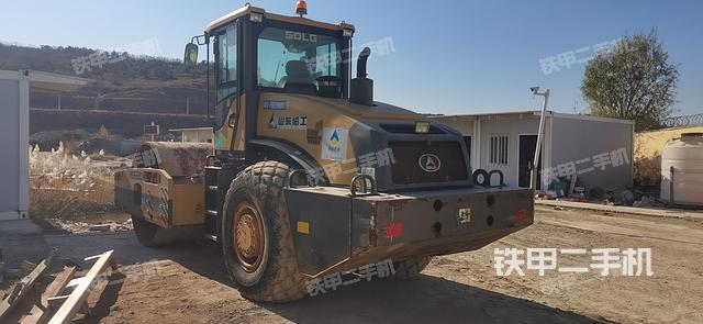 整机右后45°（设备外观及核心部件）