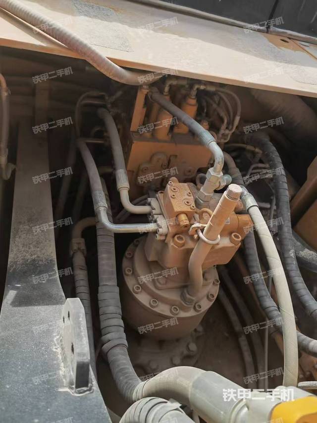 回轉(zhuǎn)馬達和主控閥（整機外觀）