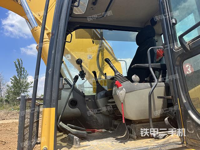 驾驶室整体（整机外观）