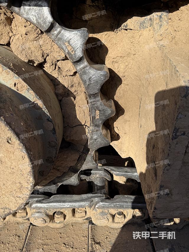 單側(cè)履帶整體（整機(jī)外觀）