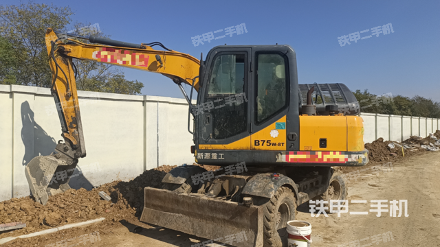 駕駛室整體（整機(jī)外觀）