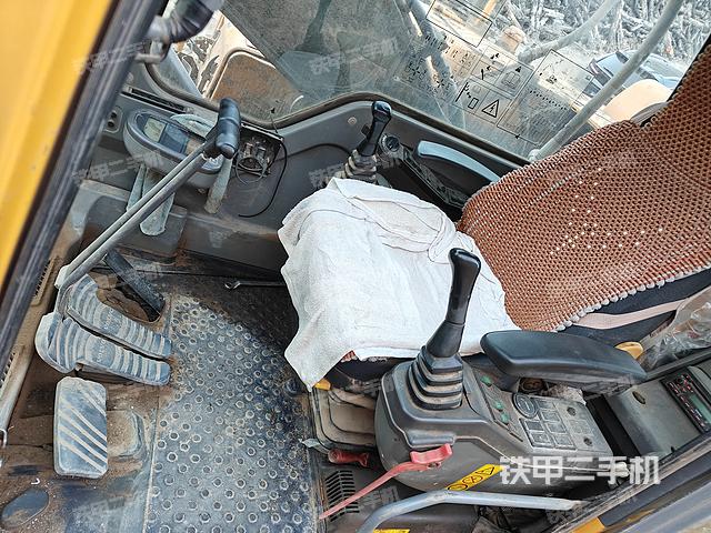 驾驶室整体（整机外观）