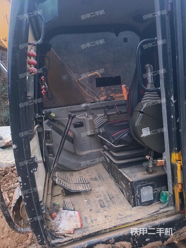 驾驶室整体（整机外观）